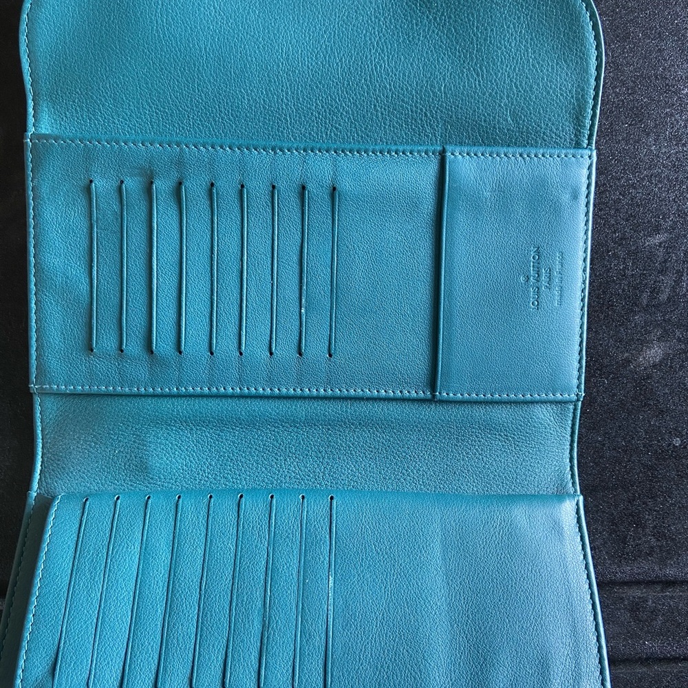 Louis Vuitton Amelia wallet in FULL LEATHER - Picture 4 of 4